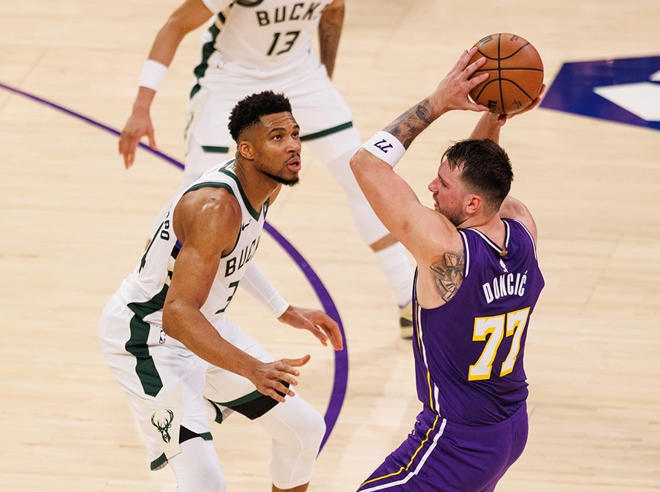 足球比分-NBA截止日汇总！字母哥留队，祖巴茨加盟步行者，湖人计划曝光